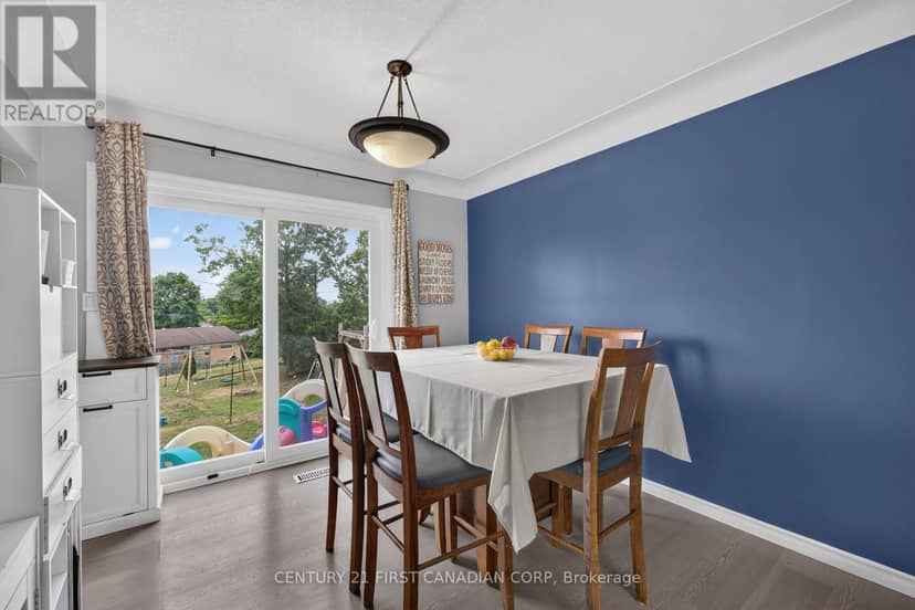 285 Panorama Crescent — photo 13 of 40