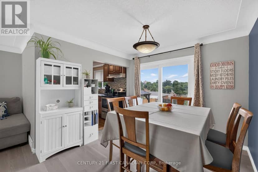285 Panorama Crescent — photo 14 of 40