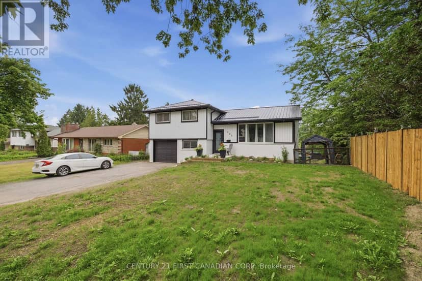 285 Panorama Crescent, London South, photo 2