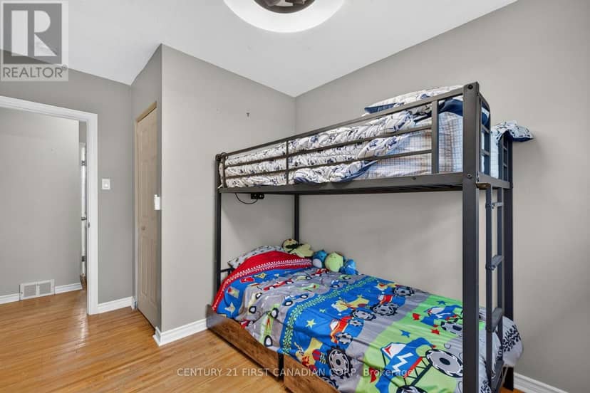 285 Panorama Crescent — photo 24 of 40