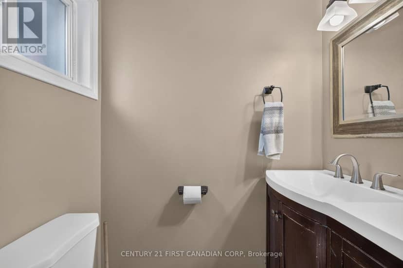 285 Panorama Crescent — photo 35 of 40