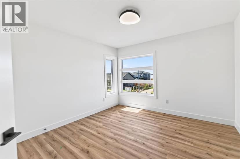 33 Thatcher Avenue — photo 29 of 40