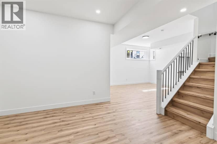 33 Thatcher Avenue — photo 32 of 40