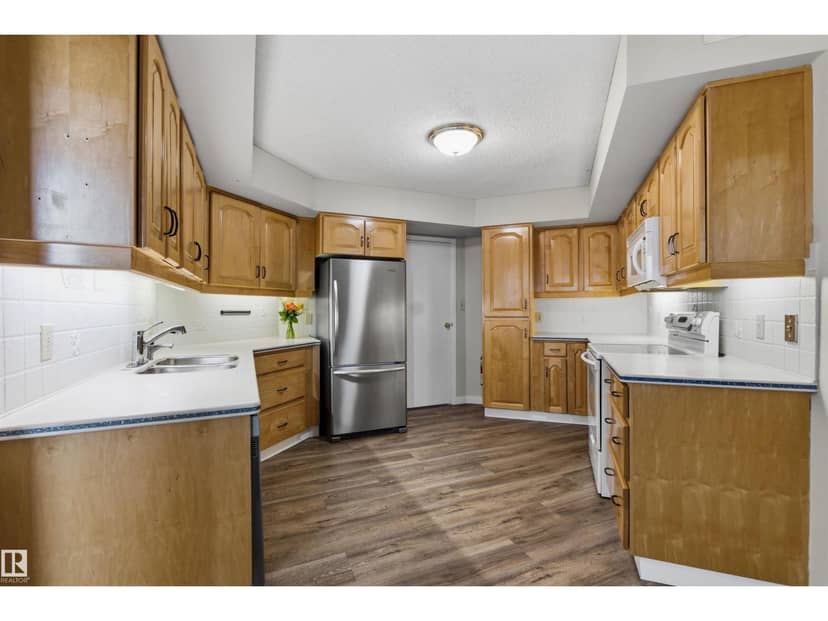 #9A 10050 118 ST NW NW — photo 11 of 36