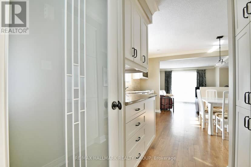 886 Trojan Avenue, Ottawa, photo 2