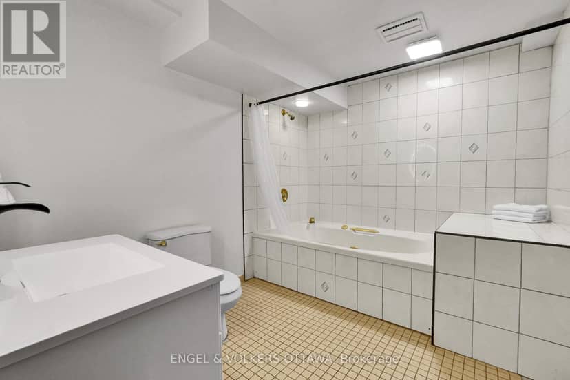 7 Mid Pines Grove — photo 38 of 40