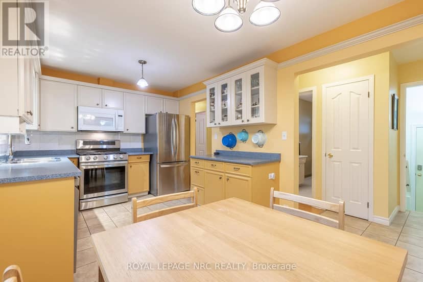 542 Lake Street — photo 11 of 31