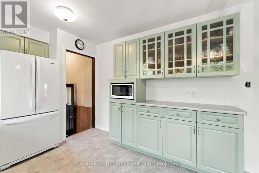4227 Pettit Avenue — photo 14 of 40