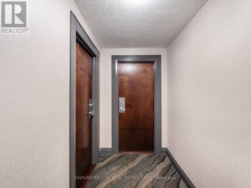 1814 - 17 Barberry Place, Toronto, photo 7