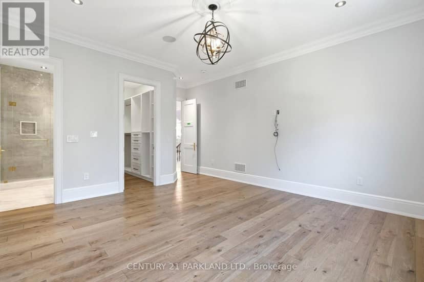 12 Hollywood Crescent — photo 24 of 40