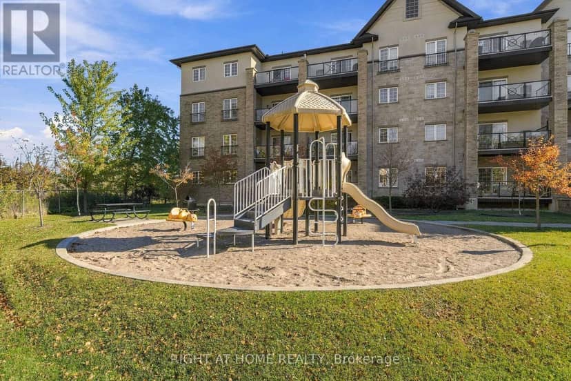 408 - 40 Ferndale Drive S — photo 16 of 20