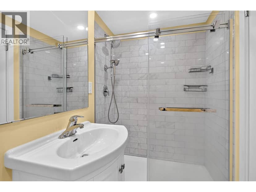 401 1219 Harwood Street — photo 29 of 40