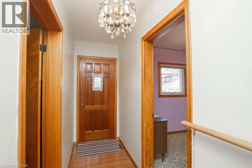 91 PEARL Street N, Hamilton, photo 3