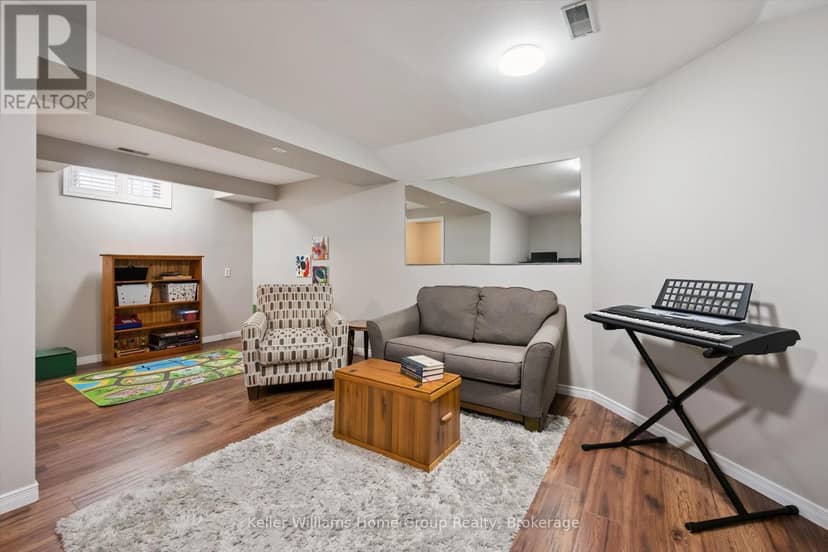 395 Strathallan Street — photo 25 of 40