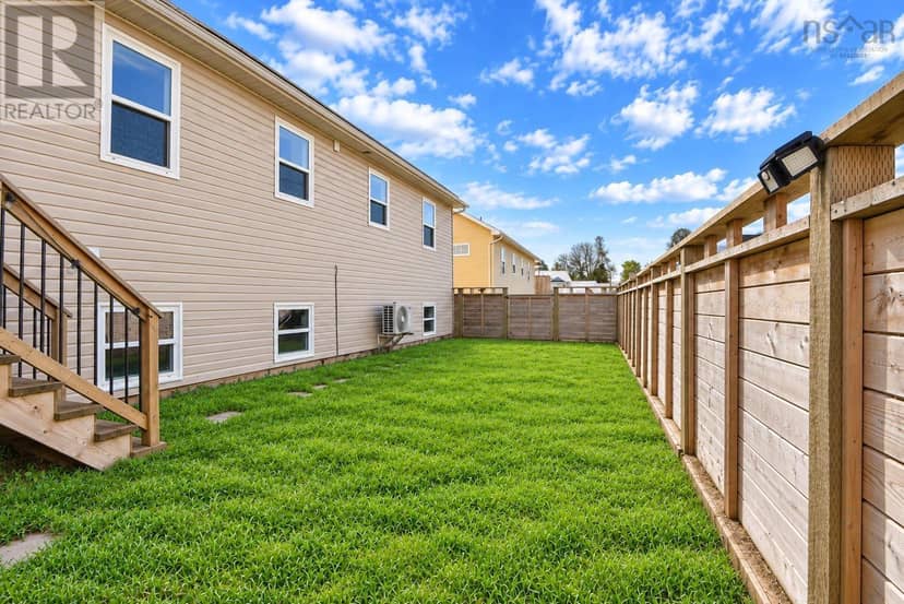44 Lovat Crescent — photo 10 of 40