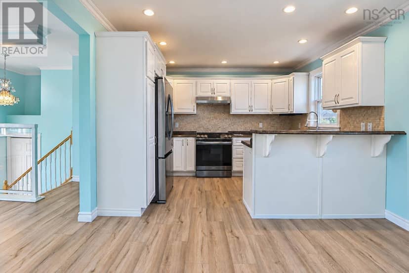 44 Lovat Crescent — photo 15 of 40
