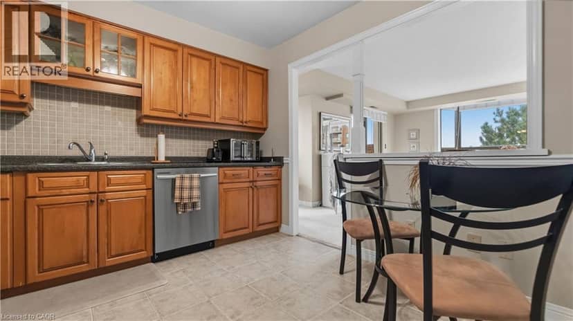 8 VILLAGE GREEN Boulevard Unit# 510 — photo 11 of 29