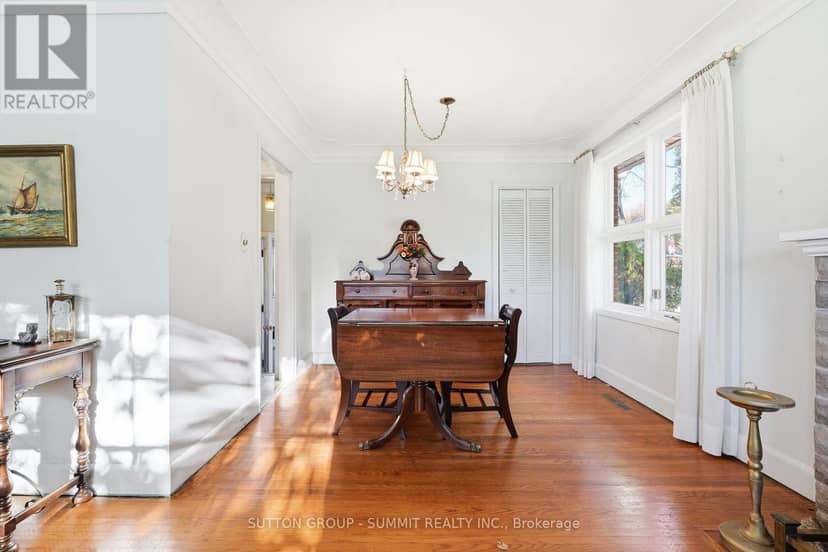 2117 Maplewood Drive, Burlington, photo 8