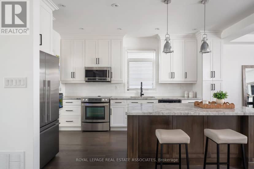 1067 Shaw Drive — photo 10 of 40