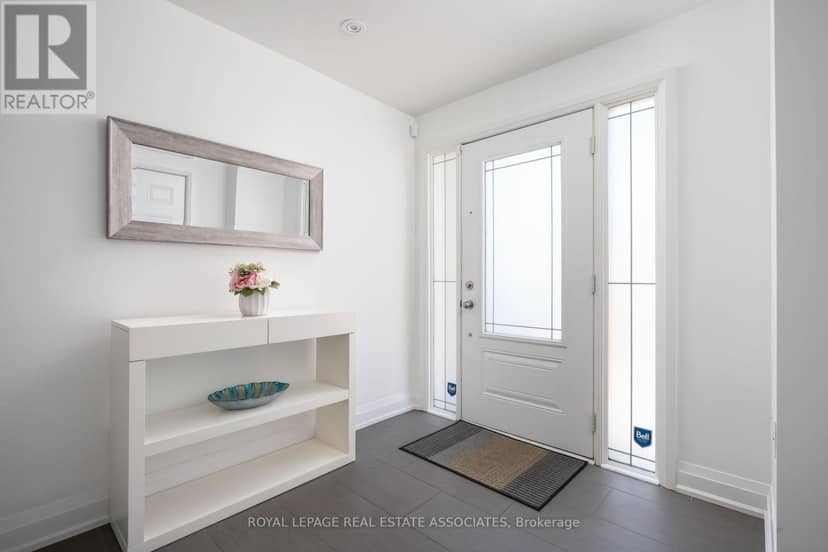 1067 Shaw Drive, Mississauga, photo 4