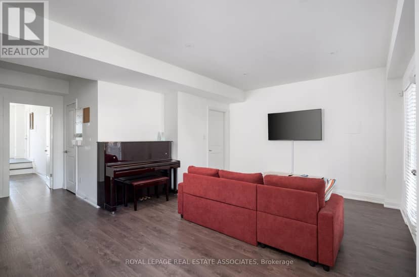 1067 Shaw Drive, Mississauga, photo 7