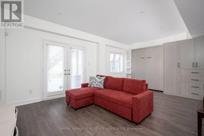 1067 Shaw Drive, Mississauga, photo 8