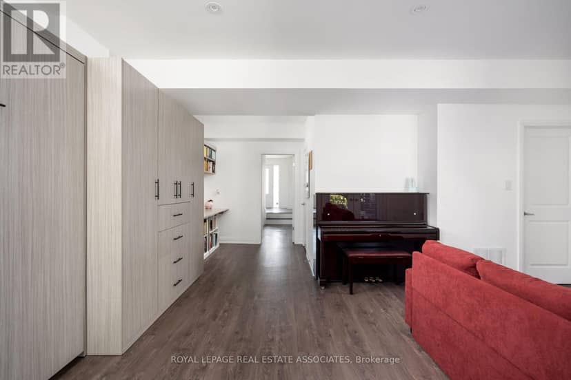 1067 Shaw Drive — photo 9 of 40