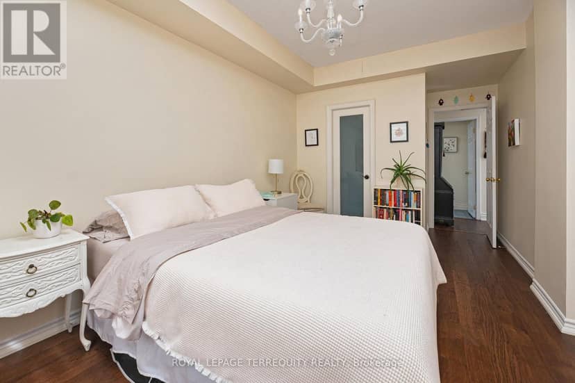 407 - 935 Royal York Road — photo 27 of 34