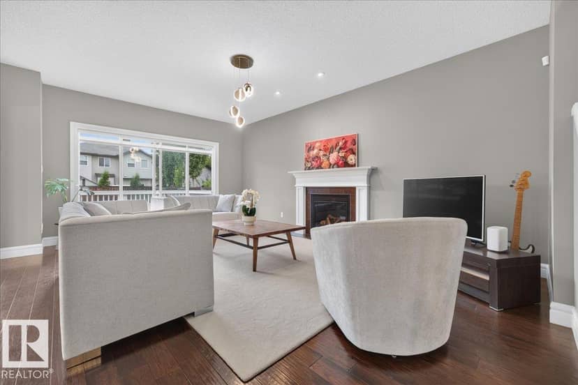 11408 15 AV SW — photo 12 of 40