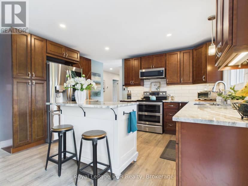 251 Pearson Street — photo 9 of 40