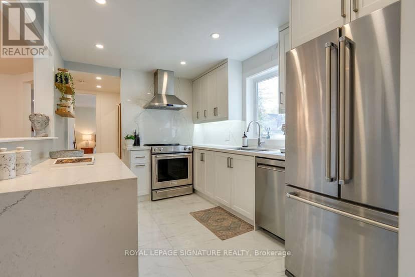 31 Davies Crescent, Toronto, photo 2