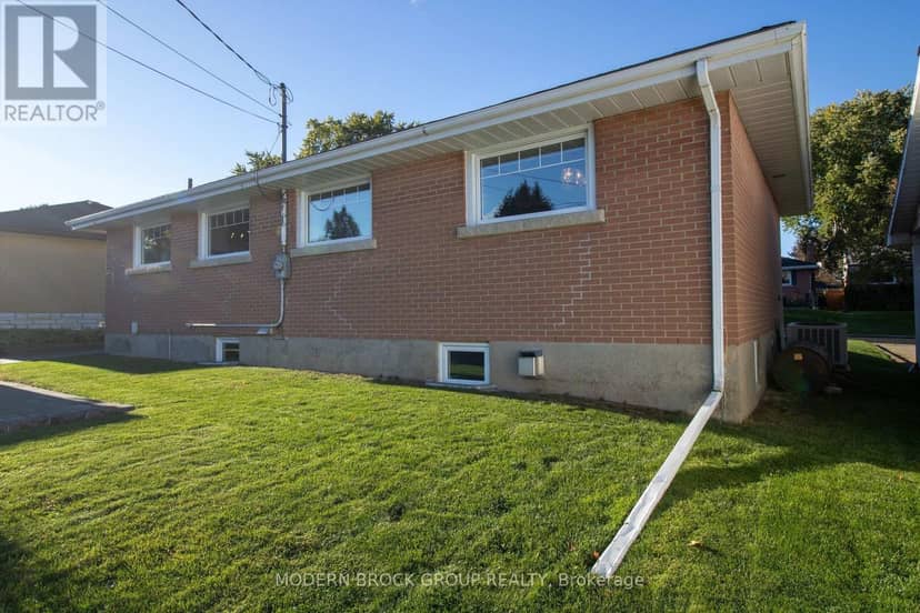 10 Manor Drive — photo 38 of 40