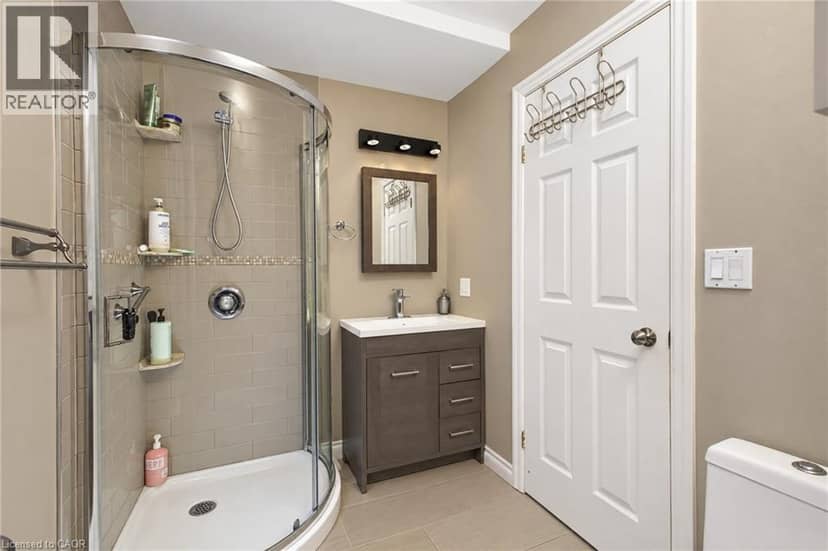 93 WELLANDVALE Drive — photo 21 of 40