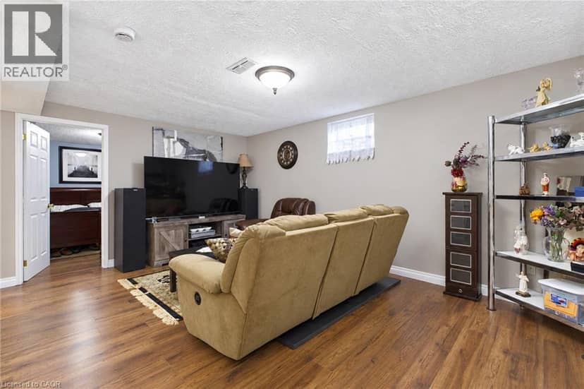 93 WELLANDVALE Drive — photo 31 of 40