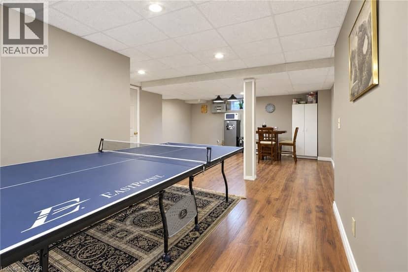 93 WELLANDVALE Drive — photo 32 of 40