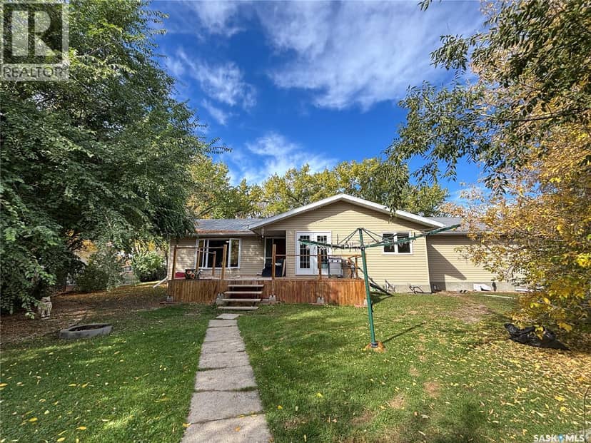 202 Hood STREET, Maple Creek, photo 3