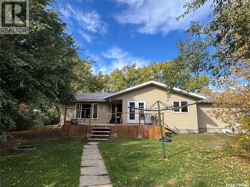 202 Hood STREET, Maple Creek