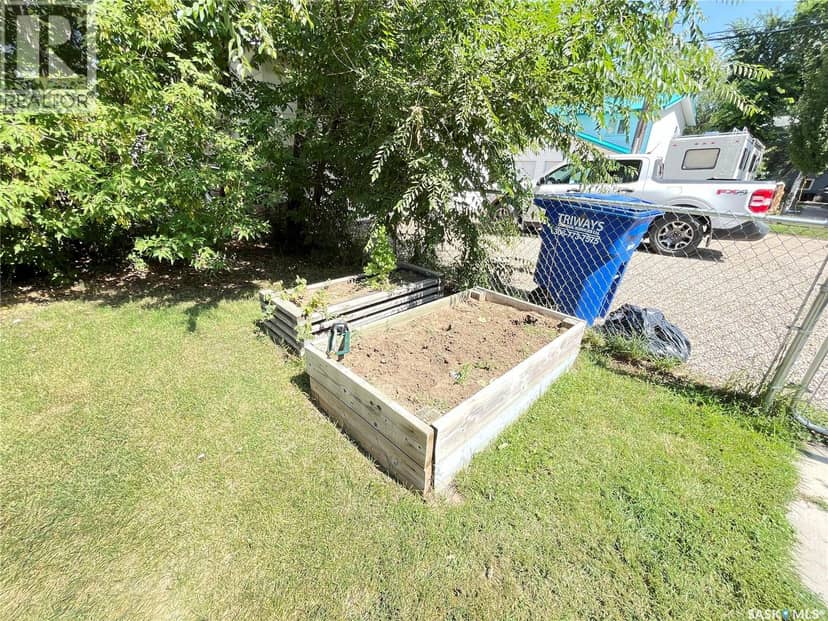 202 Hood STREET, Maple Creek, photo 4