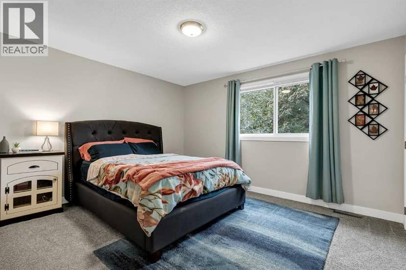 96 Alderwood Close SE — photo 16 of 40