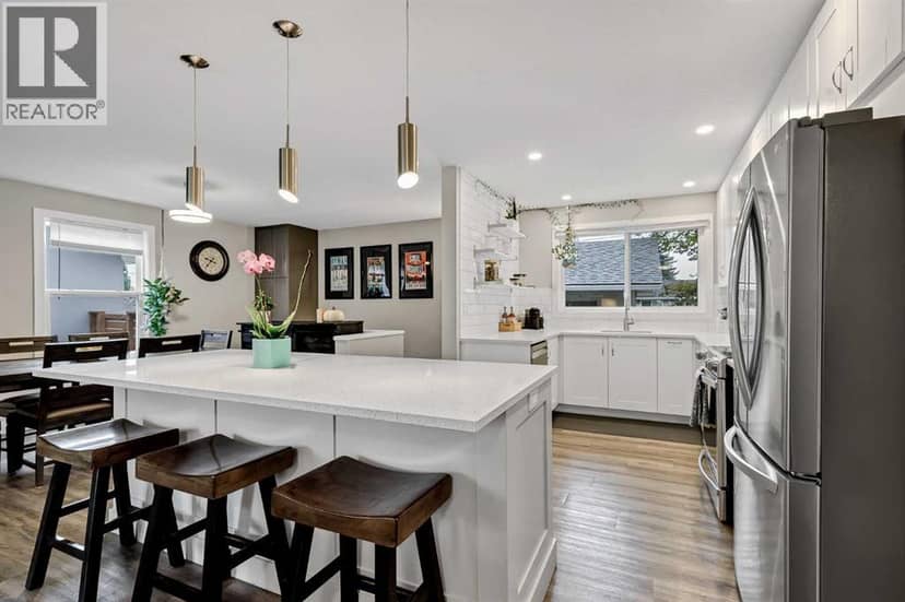 96 Alderwood Close SE — photo 9 of 40