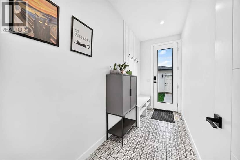 4510 72 Street NW — photo 16 of 40