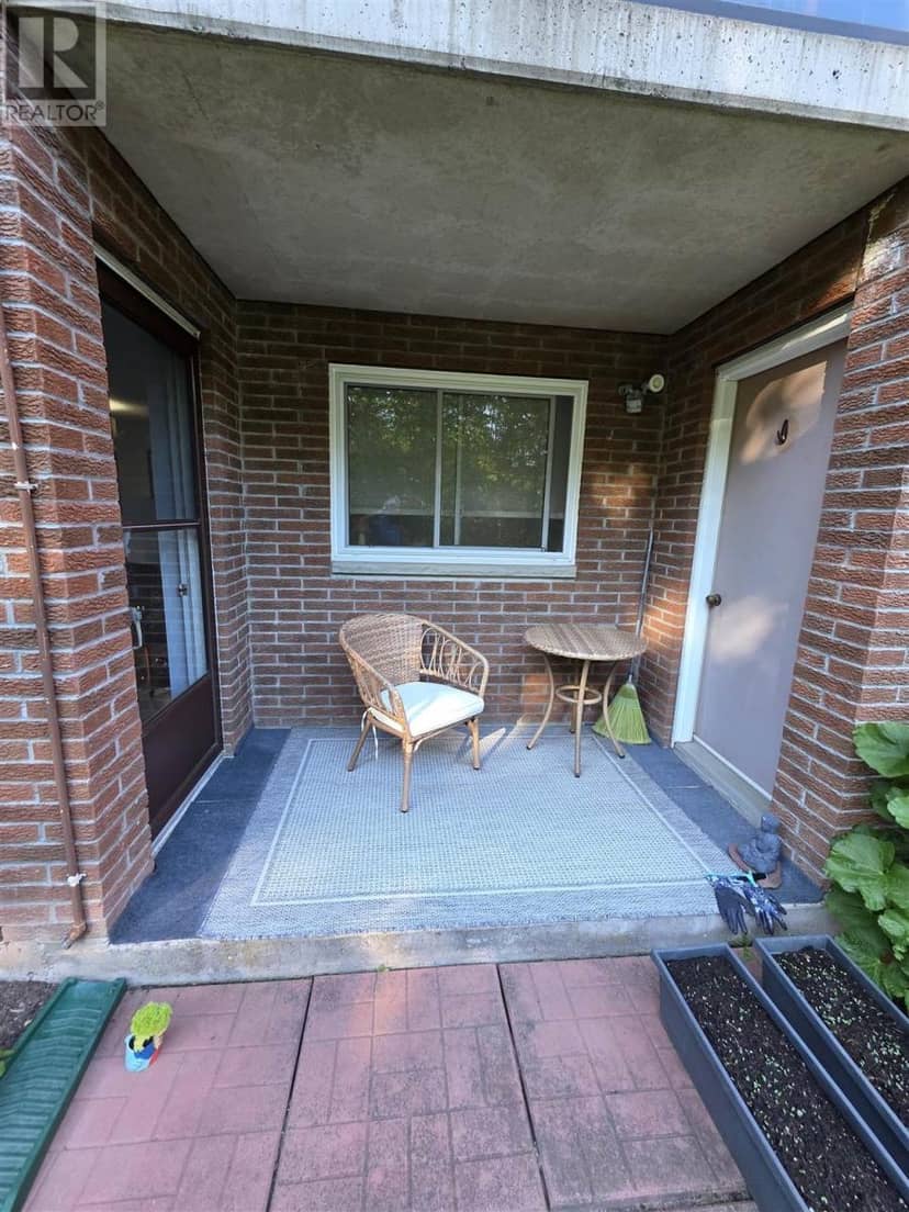 303 MacDonald AVE # 208 — photo 11 of 33
