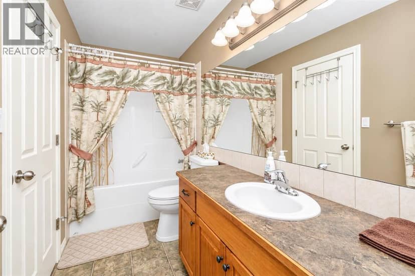 44 Isaacson Crescent — photo 13 of 30
