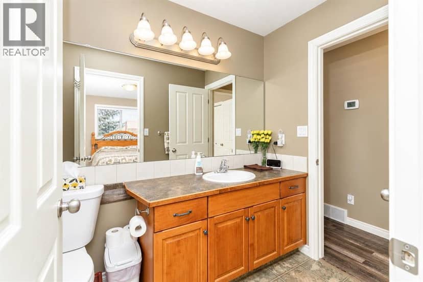 44 Isaacson Crescent — photo 14 of 30