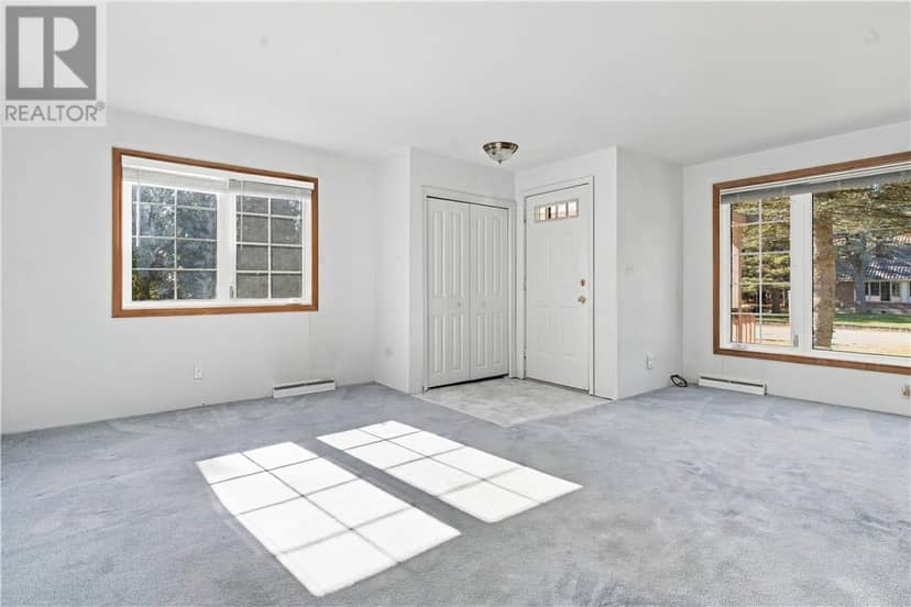 12 Calford Street — photo 4 of 40