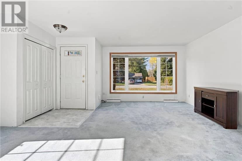 12 Calford Street — photo 5 of 40