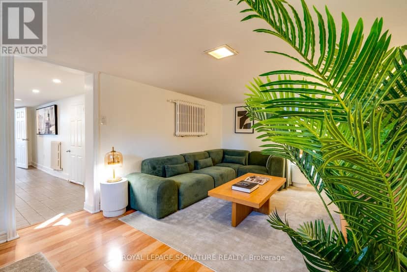 31 Davies Crescent — photo 18 of 29