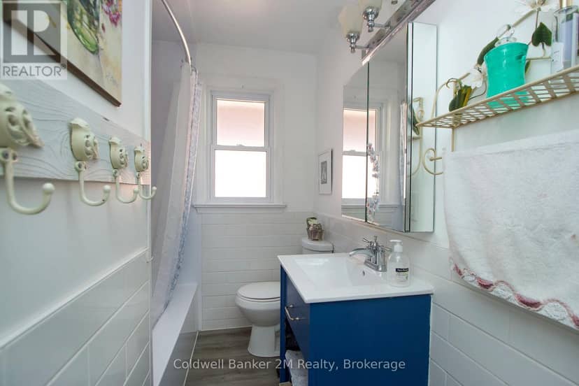 64 Harris Avenue — photo 16 of 31
