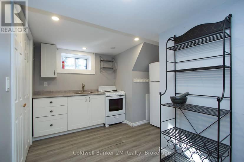 64 Harris Avenue — photo 17 of 31
