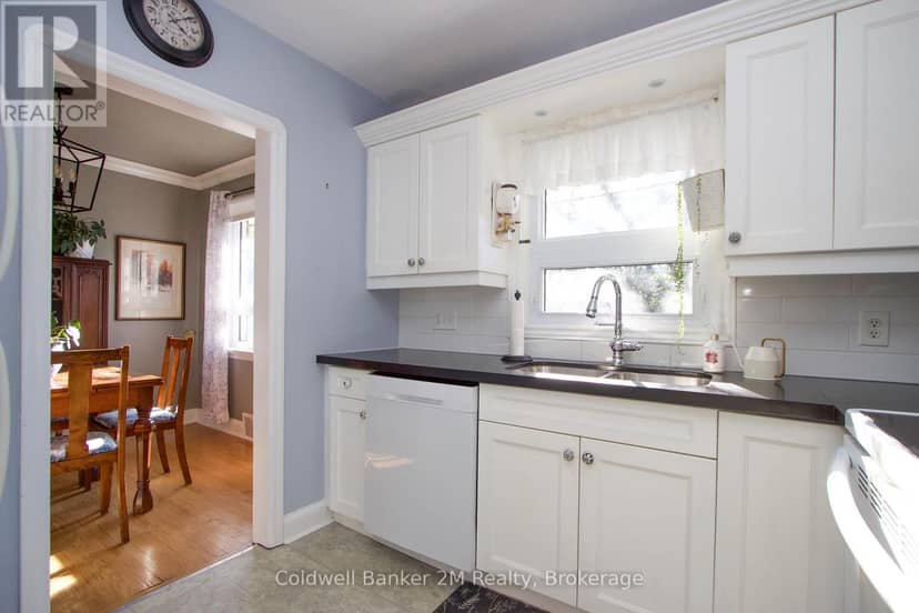 64 Harris Avenue — photo 12 of 31